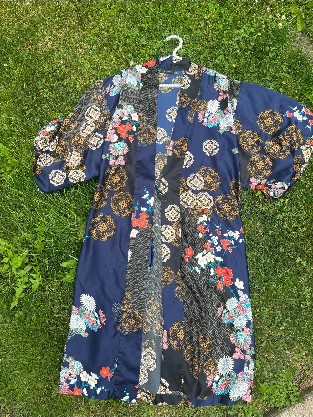 Natori M NO BELT Navy Floral Kimono Robe with Gold and Red Accents